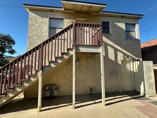 518 N School St in Santa Maria, CA - Building Photo - Building Photo