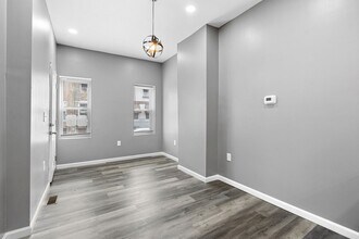 2550 N 12th St, Unit 2 in Philadelphia, PA - Building Photo - Building Photo