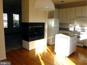 5236 Ballycastle Cir in Alexandria, VA - Building Photo - Building Photo