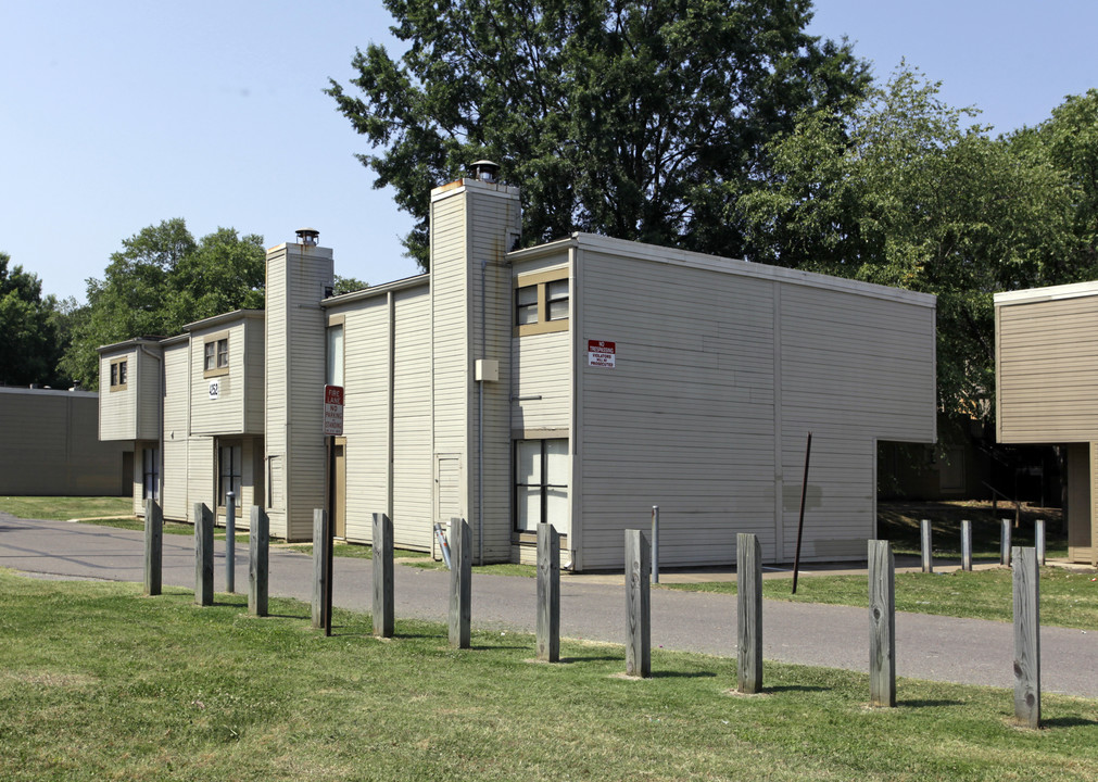 Peppertree Apartments in Memphis, TN - Building Photo