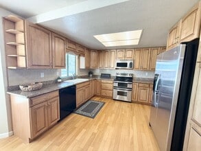 4460 W Pine Haven Dr in Tracy, CA - Building Photo - Building Photo