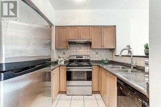 21 St Moritz Way in Markham, ON - Building Photo - Building Photo