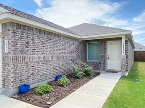 14174 Inglebert St in Pilot Point, TX - Foto de edificio - Building Photo