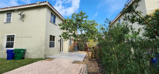 3541 SW 170th Ave in Miramar, FL - Building Photo - Building Photo