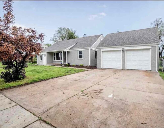 1634 N Bluff St in Wichita, KS - Building Photo - Building Photo