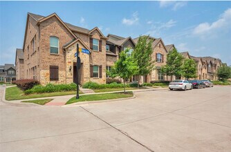 836 Rohan Dr in Richardson, TX - Foto de edificio - Building Photo