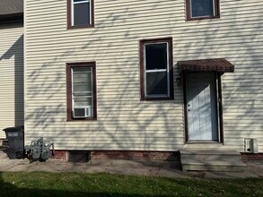 1413 Jefferson Ave, Unit 1415 Jefferson Ave in Sheboygan, WI - Building Photo - Building Photo
