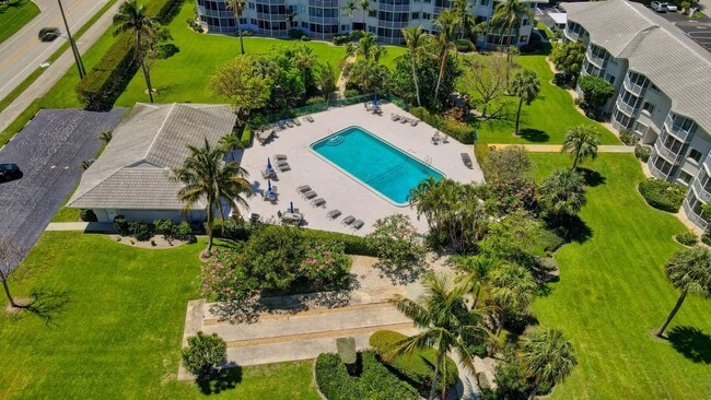 2760 Banyan Rd in Boca Raton, FL - Building Photo - Building Photo