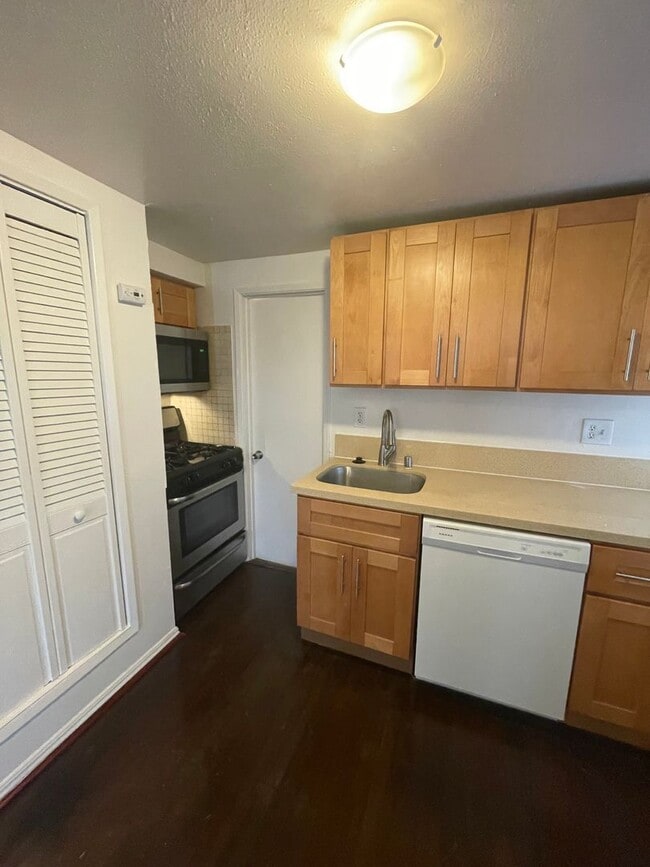 property at 1526 5th St