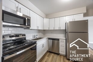 110 N Kenilworth Ave, Unit 1F in Oak Park, IL - Building Photo