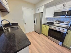 482 Betsy Ross Ct in Aurora, IL - Building Photo - Building Photo