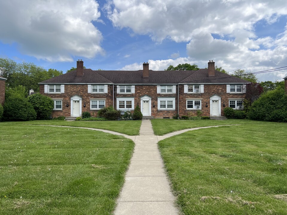 Milpine Garden Townhomes in Niagara Falls, NY - Foto de edificio