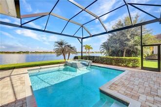 14823 Dockside Ln in Naples, FL - Building Photo - Building Photo