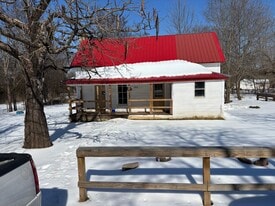 1056 Danville Rd in Waldron, AR - Building Photo