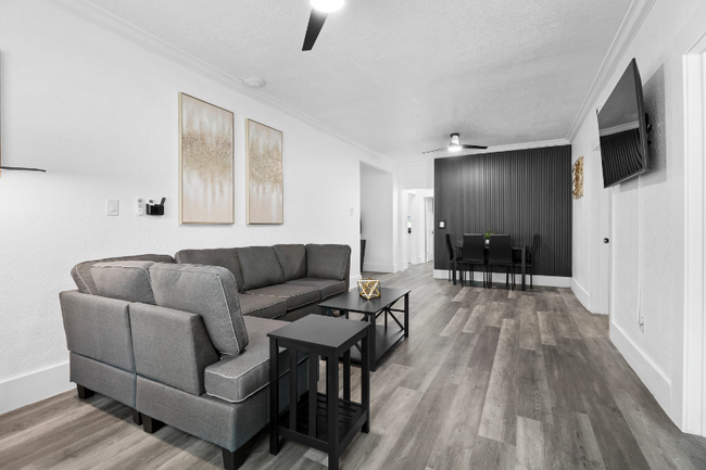 806 E Chelsea St in Tampa, FL - Building Photo - Building Photo
