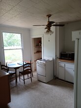 1246 Liberty Rd in Lanham, SC - Foto de edificio - Building Photo