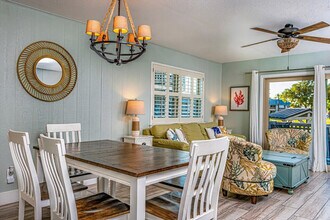 1902 Bayhouse Dr in Rockport, TX - Building Photo - Building Photo