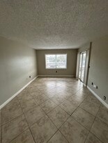 6507 Winfield Blvd in Margate, FL - Building Photo