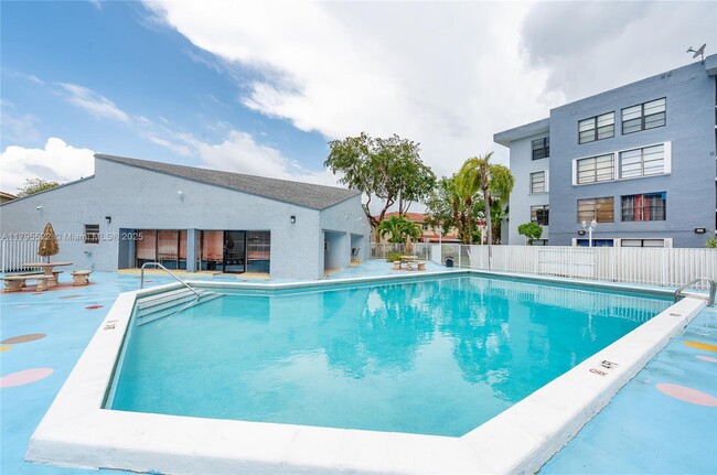13870 SW 62nd St in Miami, FL - Building Photo - Building Photo