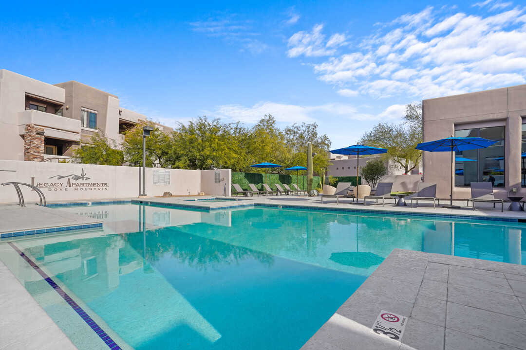 Legacy Apartments at Dove Mountain in Marana, AZ - Foto de edificio