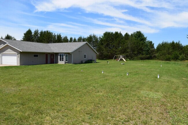 20924 57th Ave in Cadott, WI - Building Photo - Building Photo