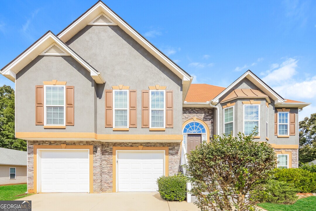 220 Creekside Cir in Hampton, GA - Building Photo
