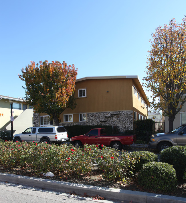 194 W Elmwood Ave in Burbank, CA - Building Photo - Building Photo