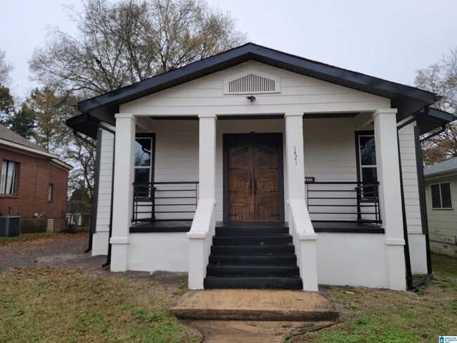 property at 1421 5th Ave W