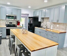 817 NW 30th Ct in Wilton Manors, FL - Building Photo - Building Photo