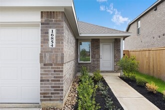 16854 Great Highlands Dr in Hockley, TX - Building Photo - Building Photo