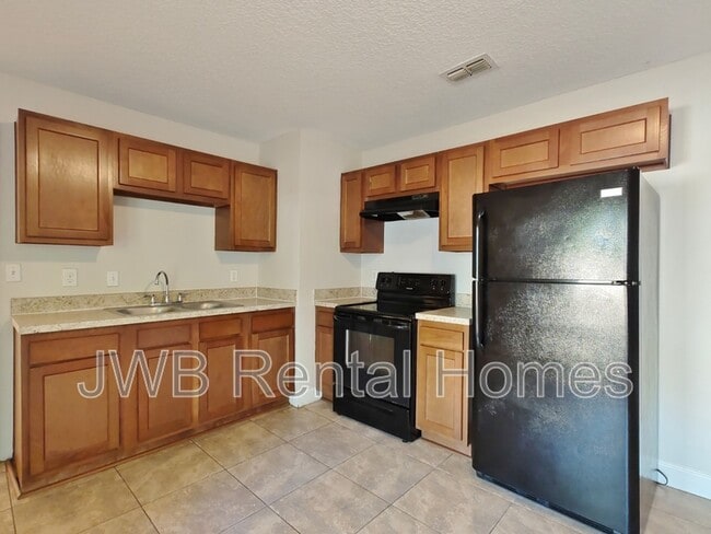 2432 Firestone Rd in Jacksonville, FL - Building Photo - Building Photo