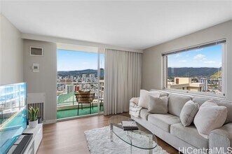 400 Hobron Ln in Honolulu, HI - Foto de edificio - Building Photo