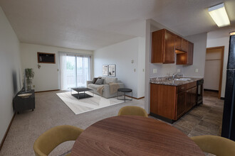 Sunwood Apartment Community in Fargo, ND - Building Photo - Building Photo