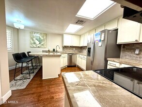15020 N 40th St in Phoenix, AZ - Building Photo - Building Photo
