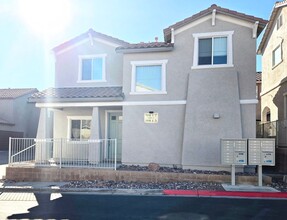 9817 Fountain Walk Ave in Las Vegas, NV - Building Photo - Building Photo