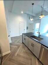 142 Charles St in Jersey City, NJ - Building Photo - Building Photo