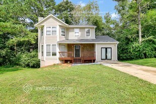 680 Wood Path Ct in Stone Mountain, GA - Building Photo