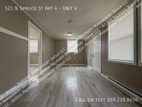 521 Spruce St in Vicksburg, MI - Building Photo - Building Photo