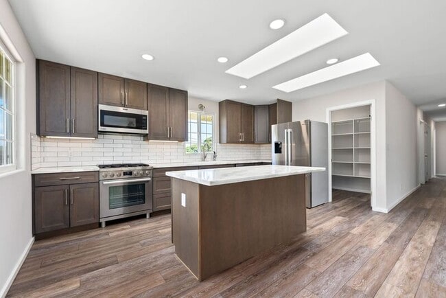 property at 280 Kuliouou Rd