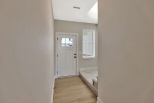 703 S Hydraulic Ave in Wichita, KS - Building Photo