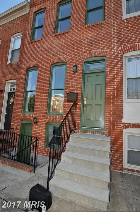 131 N Montford Ave in Baltimore, MD - Building Photo