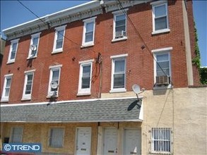 827-835 S 4th St in Philadelphia, PA - Building Photo - Building Photo