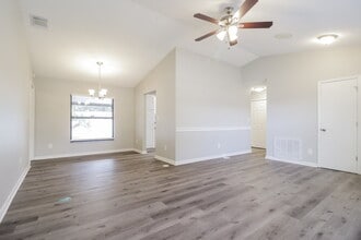 1035 McKinnon Ave in Oviedo, FL - Building Photo - Building Photo