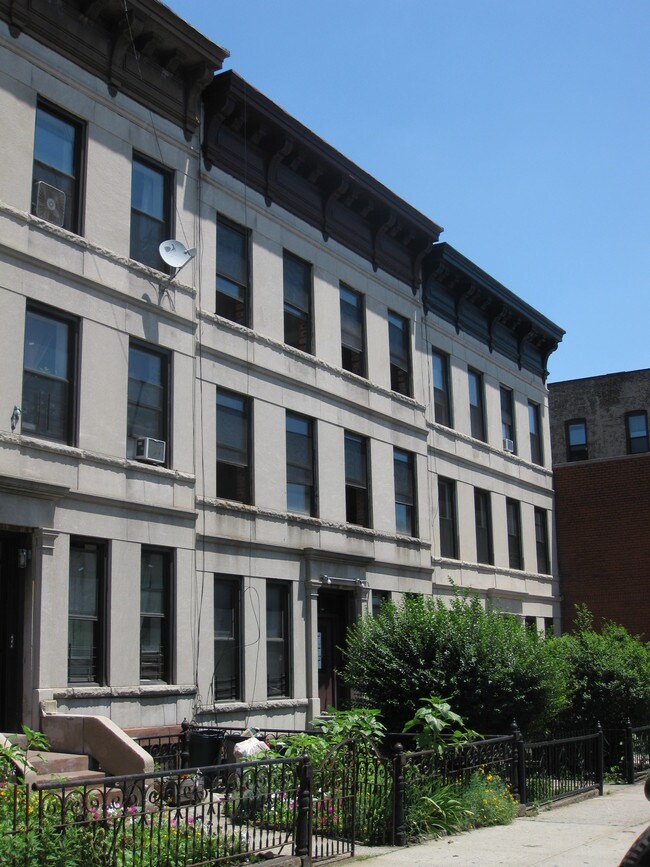 637 Sterling Place in Brooklyn, NY - Foto de edificio - Building Photo