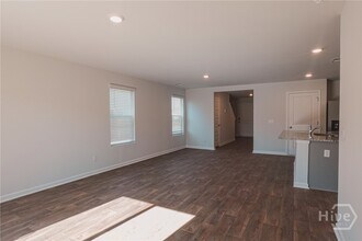 411 Coconut Dr in Bloomingdale, GA - Building Photo - Building Photo