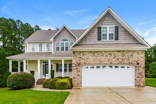684 Winding Oak Way in Clayton, NC - Building Photo