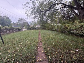 839 W Webster St in Springfield, MO - Foto de edificio - Building Photo