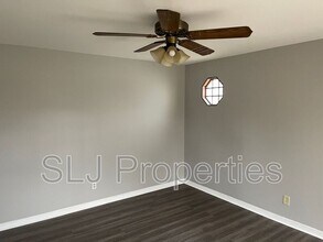 10818 Grafton Hall Rd in Louisville, KY - Building Photo - Building Photo