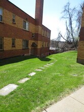 5712 Phillips Ave, Unit B3 in Pittsburgh, PA - Building Photo - Building Photo