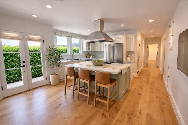 6456 Hayes Dr in Los Angeles, CA - Foto de edificio - Building Photo